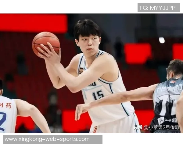 杨瀚森在篮下对抗能力不足前场篮板和挡拆时易遭犯规困扰